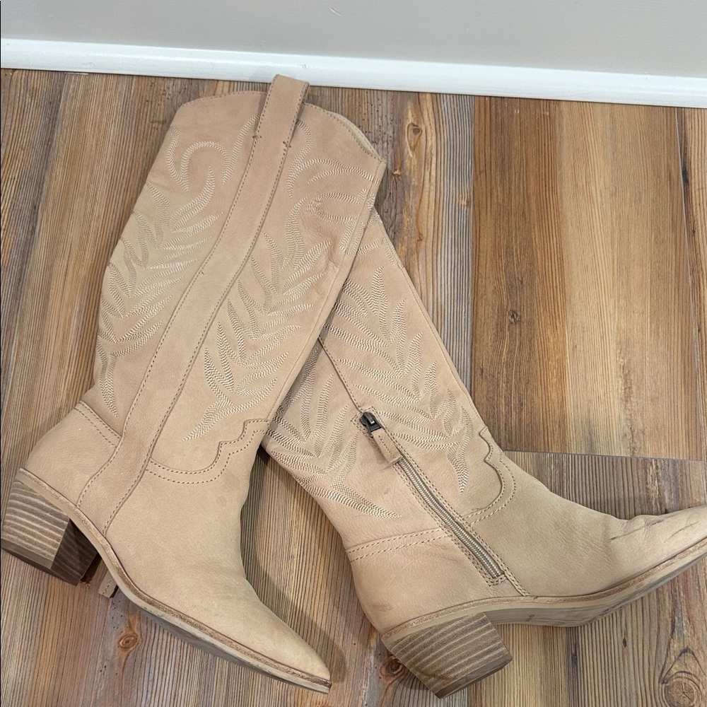 Dolce Vita Tan Western-Style Women's Boots